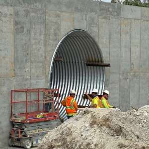 concrete formed retaining wall for on Highway